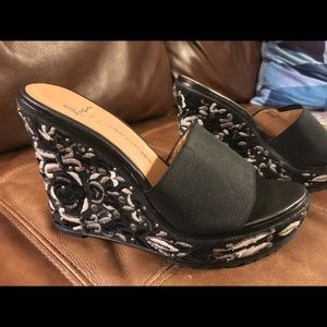Donald J Pliner black and white Wedges NWOB 6.5